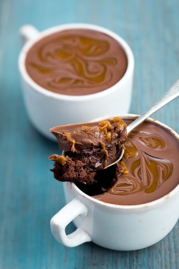 How to Craft a Gourmet Sticky Toffee Pudding with a Toffee Sauce?